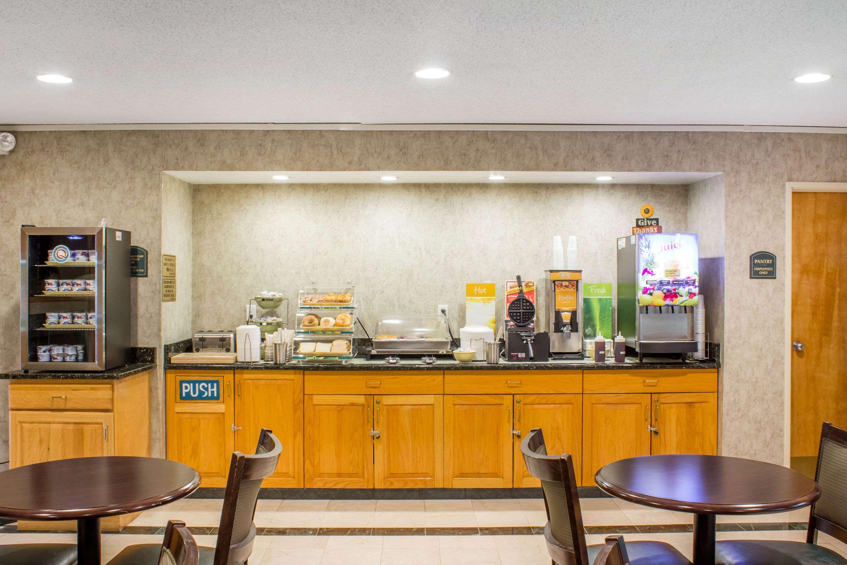 Econo Lodge Raleigh Exteriör bild