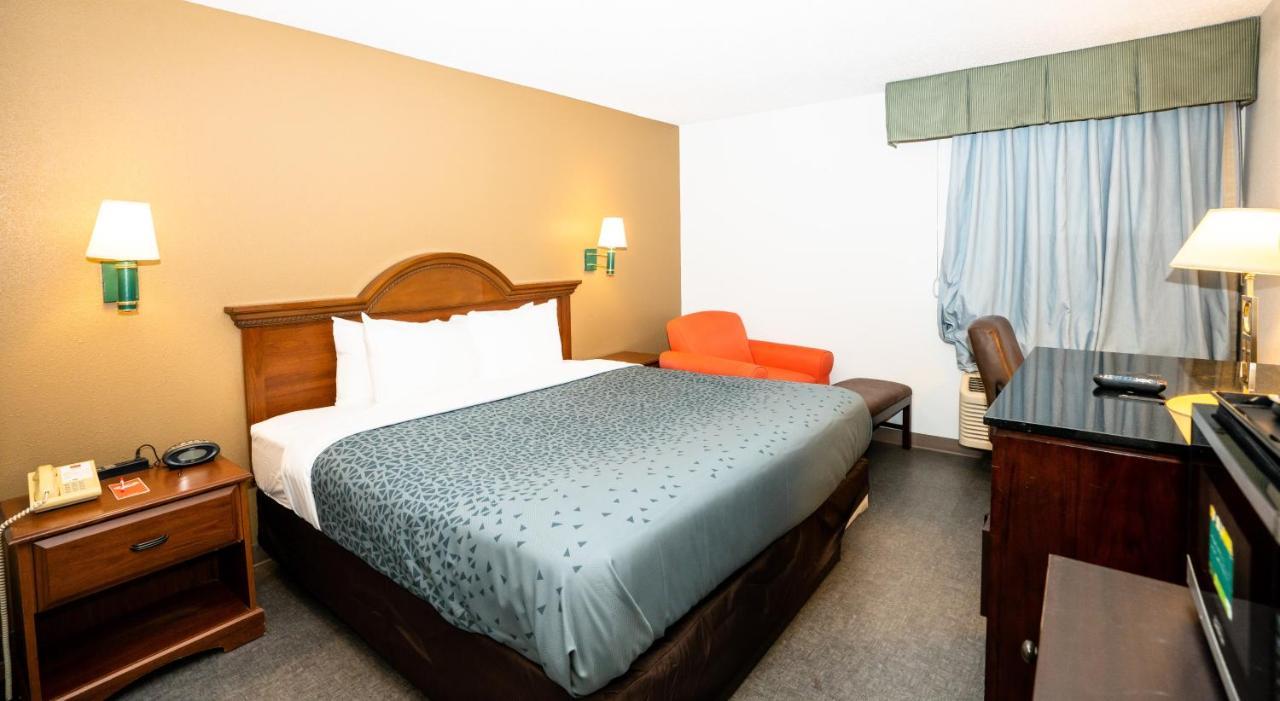 Econo Lodge Raleigh Exteriör bild