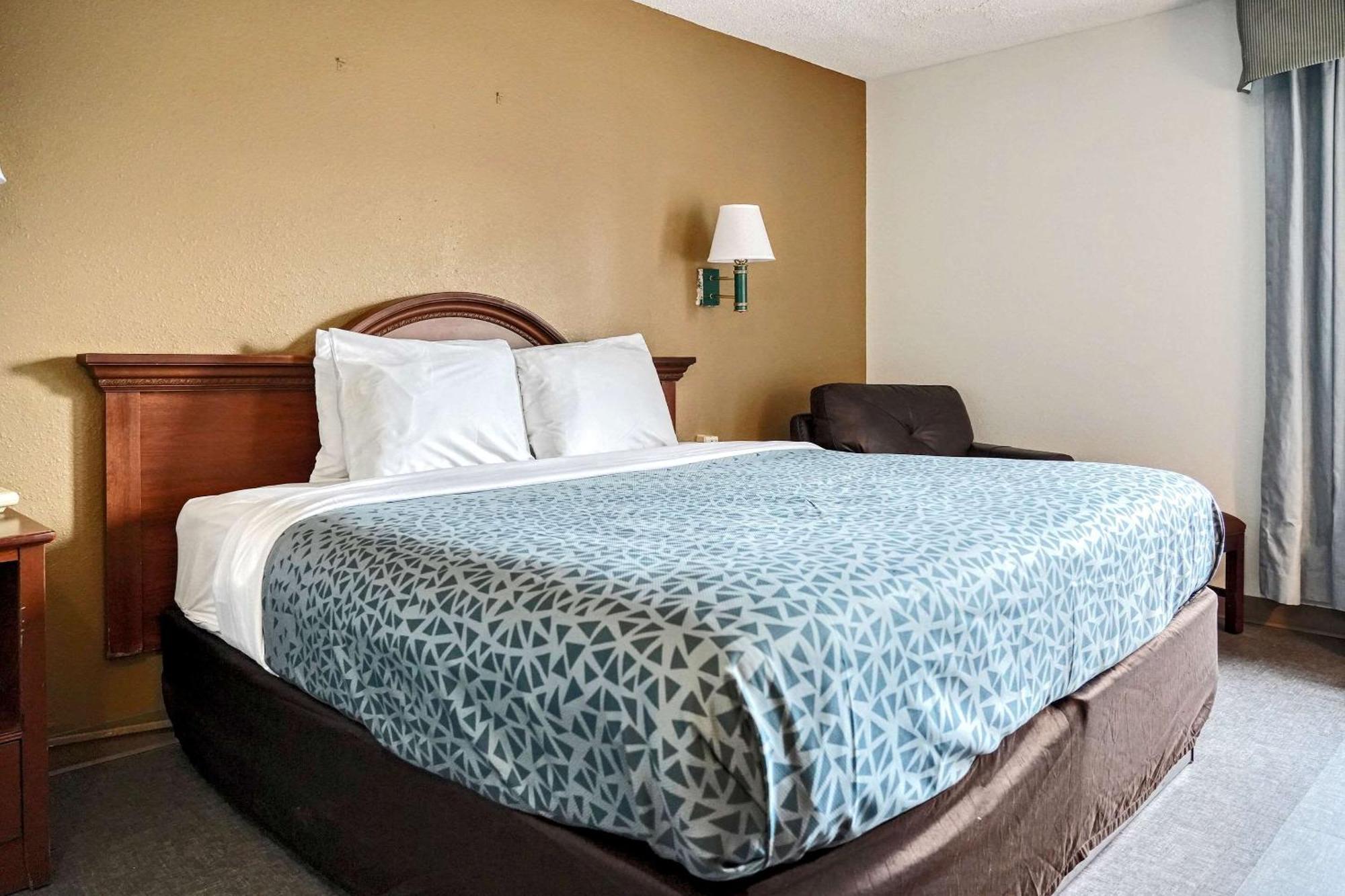 Econo Lodge Raleigh Exteriör bild