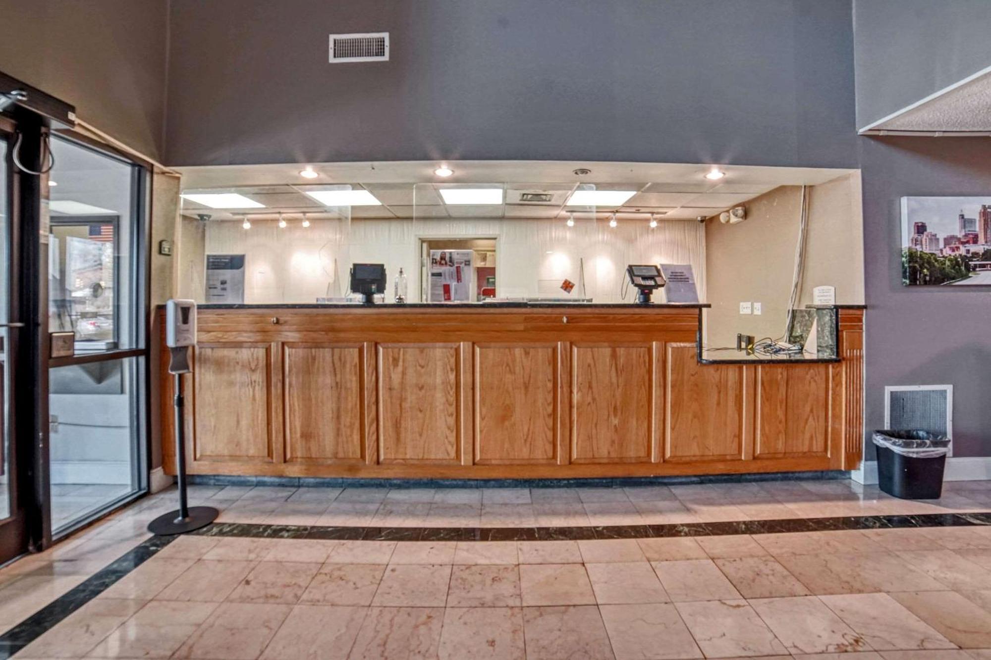 Econo Lodge Raleigh Exteriör bild